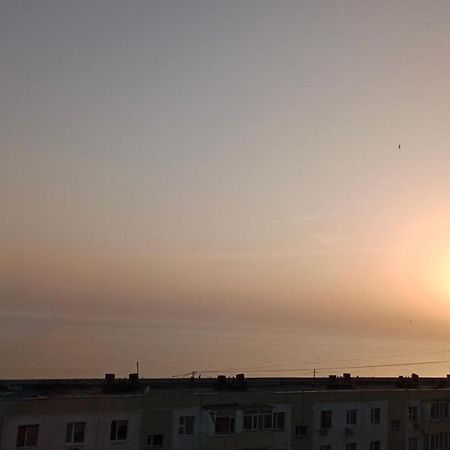 Трехкомнатные Апартаменты В 15 Микрорайоне С Видом На Каспийское Море И Возле Моря アクタウ エクステリア 写真