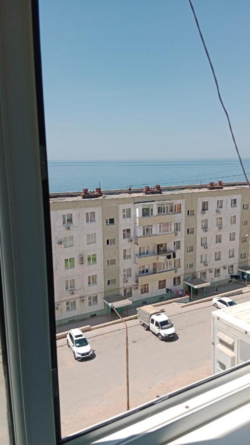 Трехкомнатные Апартаменты В 15 Микрорайоне С Видом На Каспийское Море И Возле Моря アクタウ エクステリア 写真